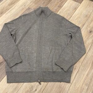BR Men’s XL zip up sweater